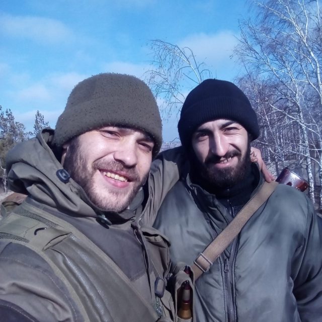 18-02-17-03-NDXEJVGVak-640×640