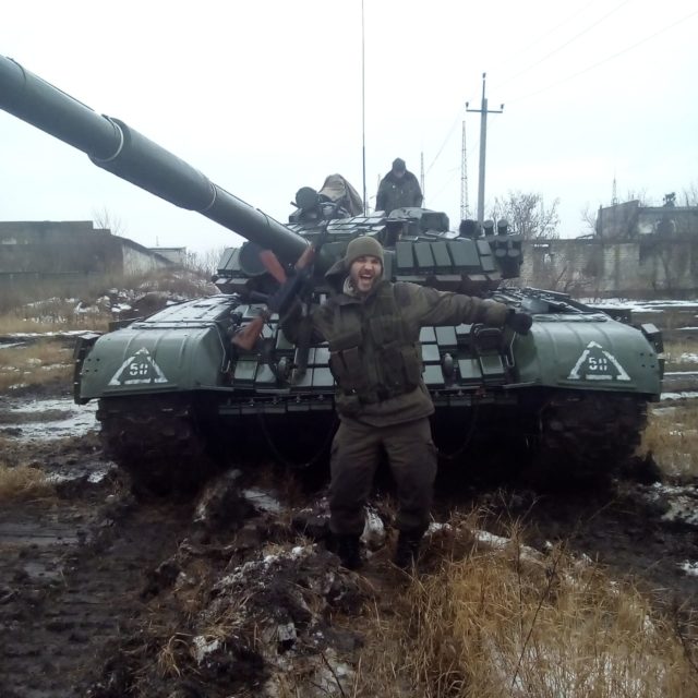 18-02-17-24-q80QPNb6bCA-640×640