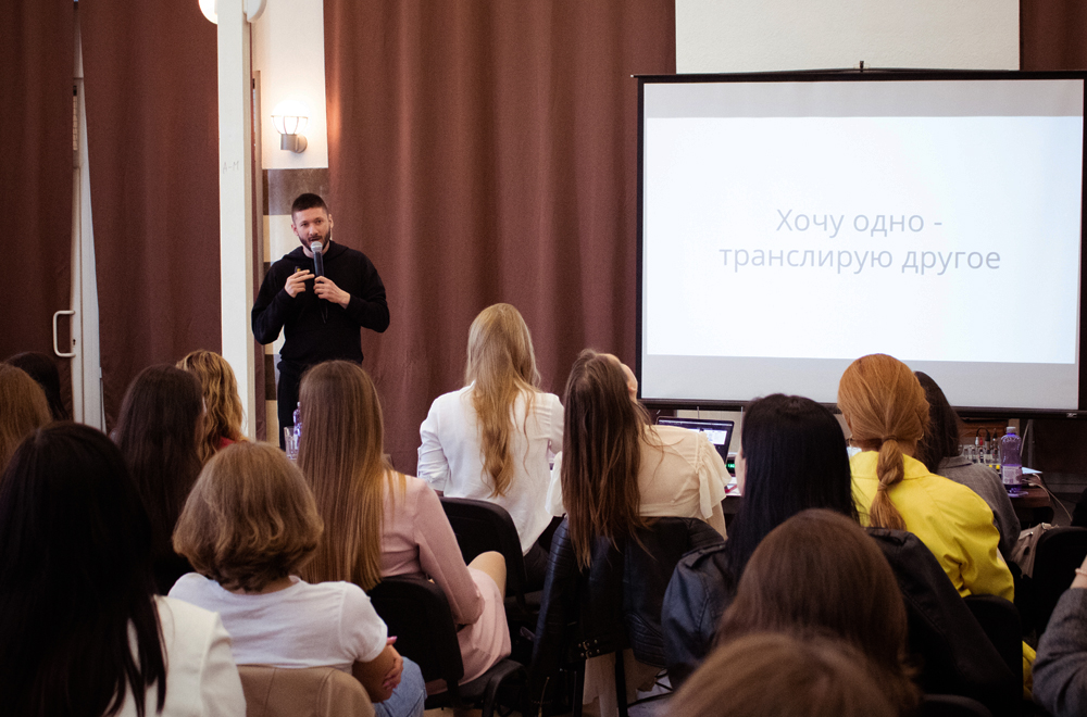 Фото Валентина Станишевского на выступлении